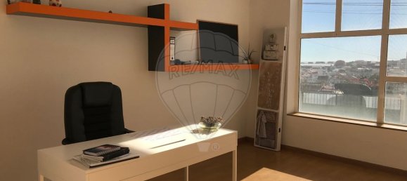 57m² Commercial property in Casal de Cambra, Portugal No. 93152 7