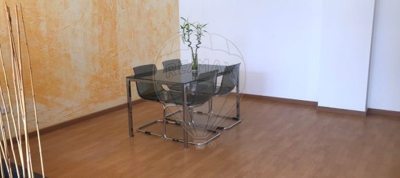 57m² Commercial property in Casal de Cambra, Portugal No. 93152 3