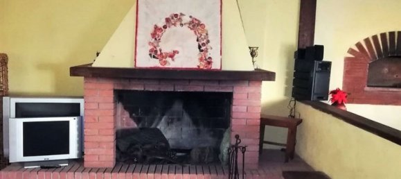 6 rooms House in Carrara, Italy No. 45786 8