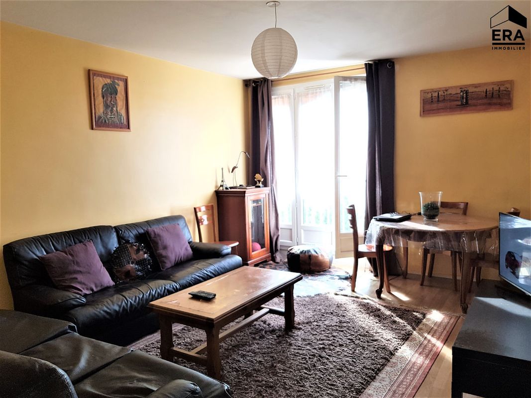 Apartamento de 2 dormitorios en Neuilly-sur-Marne, France No. 299627