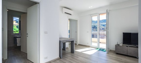 6 bedrooms Penthouse in Recco, Italy No. 379599 3