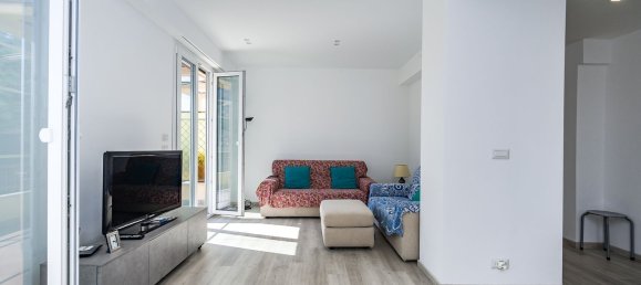 6 bedrooms Penthouse in Recco, Italy No. 379599 5