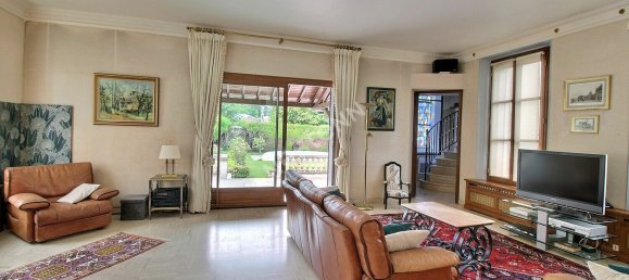 Замки и поместья с 7 спальнями в Ментенон, Франция № 79583 4