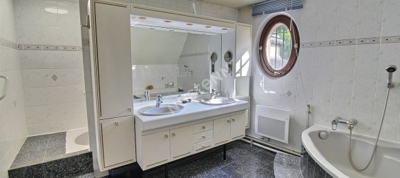 Замки и поместья с 7 спальнями в Ментенон, Франция № 79583 10