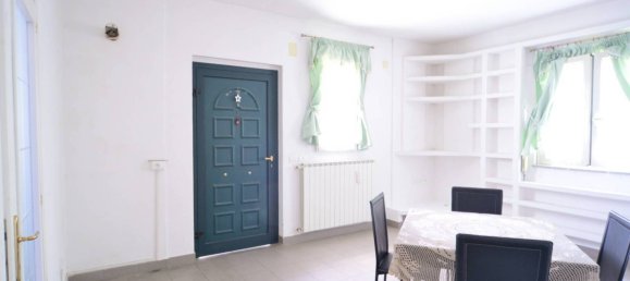 Вилла с 3 спальнями в Спольторе, Италия № 259328 5