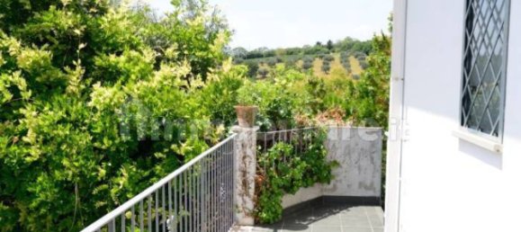 Вилла с 3 спальнями в Спольторе, Италия № 259328 42