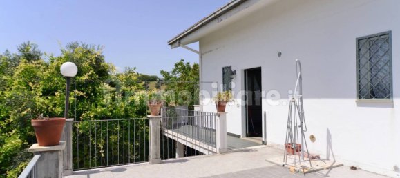 Вилла с 3 спальнями в Спольторе, Италия № 259328 6