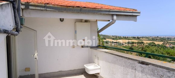 Вилла с 3 спальнями в Спольторе, Италия № 259328 39