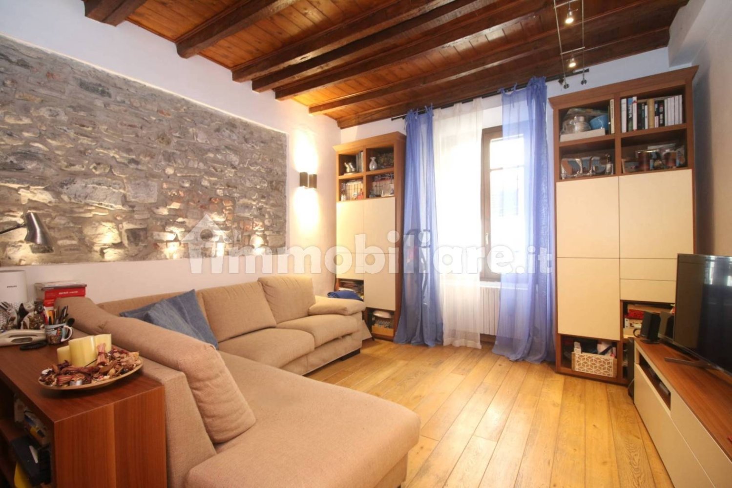 3 bedrooms Apartment in Como, Italy No. 9695
