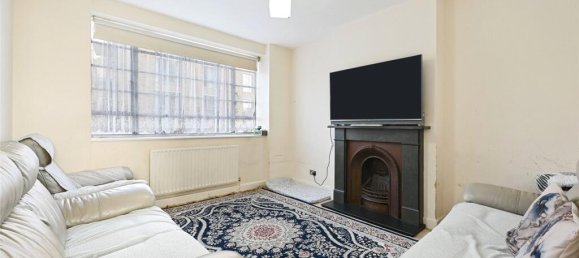 2 bedrooms Apartment in London, United Kingdom No. 3834 2