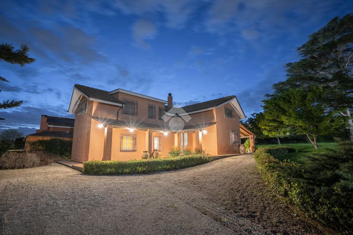 6غرفة فيلا في Formello, Italy رقم 15114