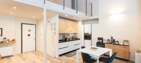 5 rooms Apartment in Turin, Italy No. 72207 4