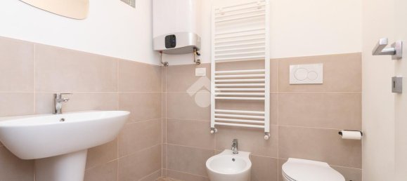 5 rooms Apartment in Turin, Italy No. 72207 14