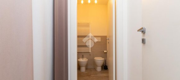 5 rooms Apartment in Turin, Italy No. 72207 12