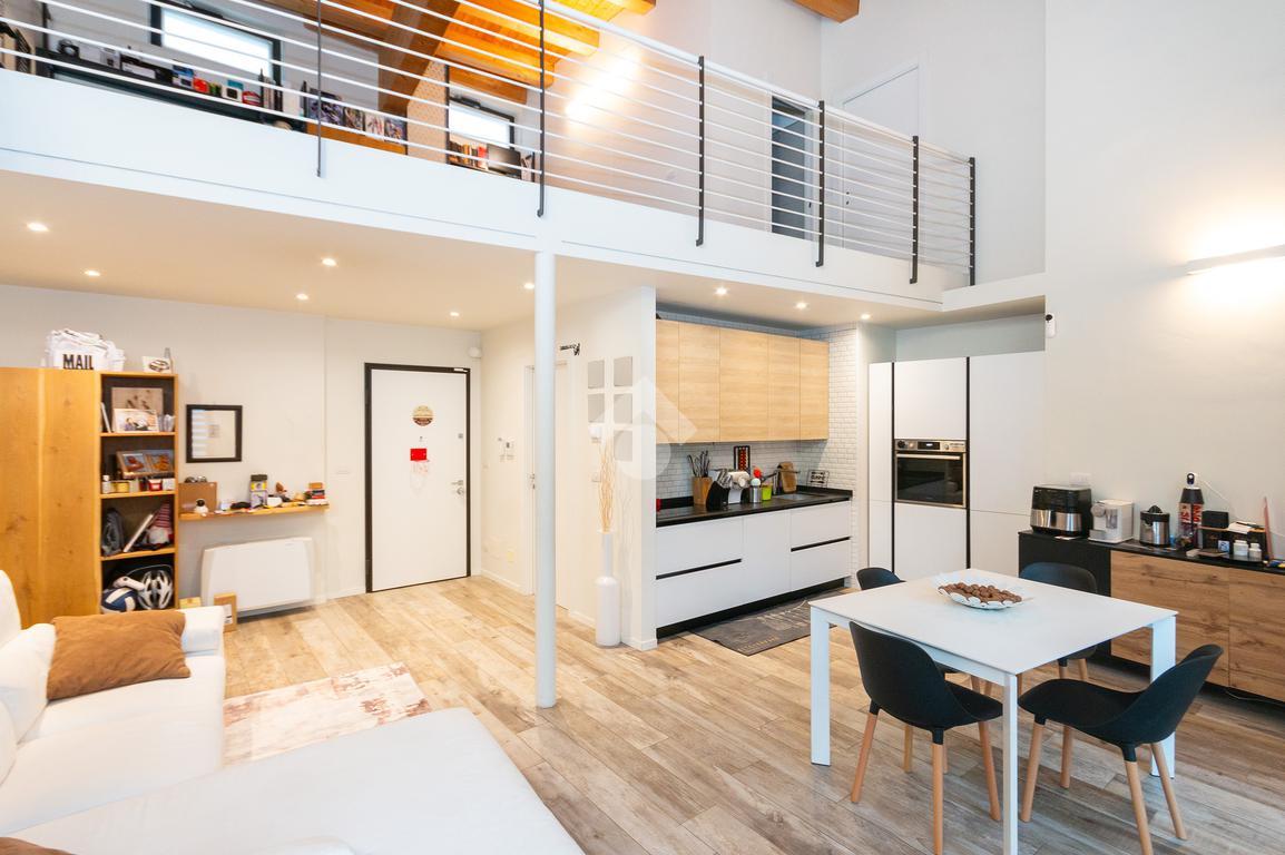 5 rooms Apartment in Turin, Italy No. 72207