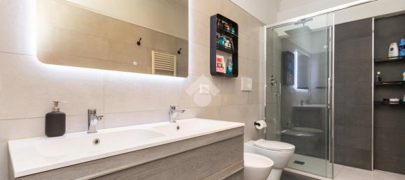 5 rooms Apartment in Turin, Italy No. 72207 32