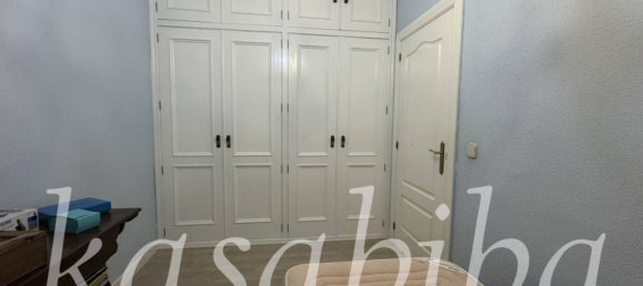 Apartamento de 4 dormitorios en Alicante, Spain No. 70105 19