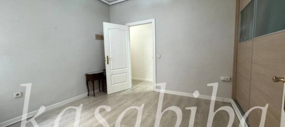 Apartamento de 4 dormitorios en Alicante, Spain No. 70105 12