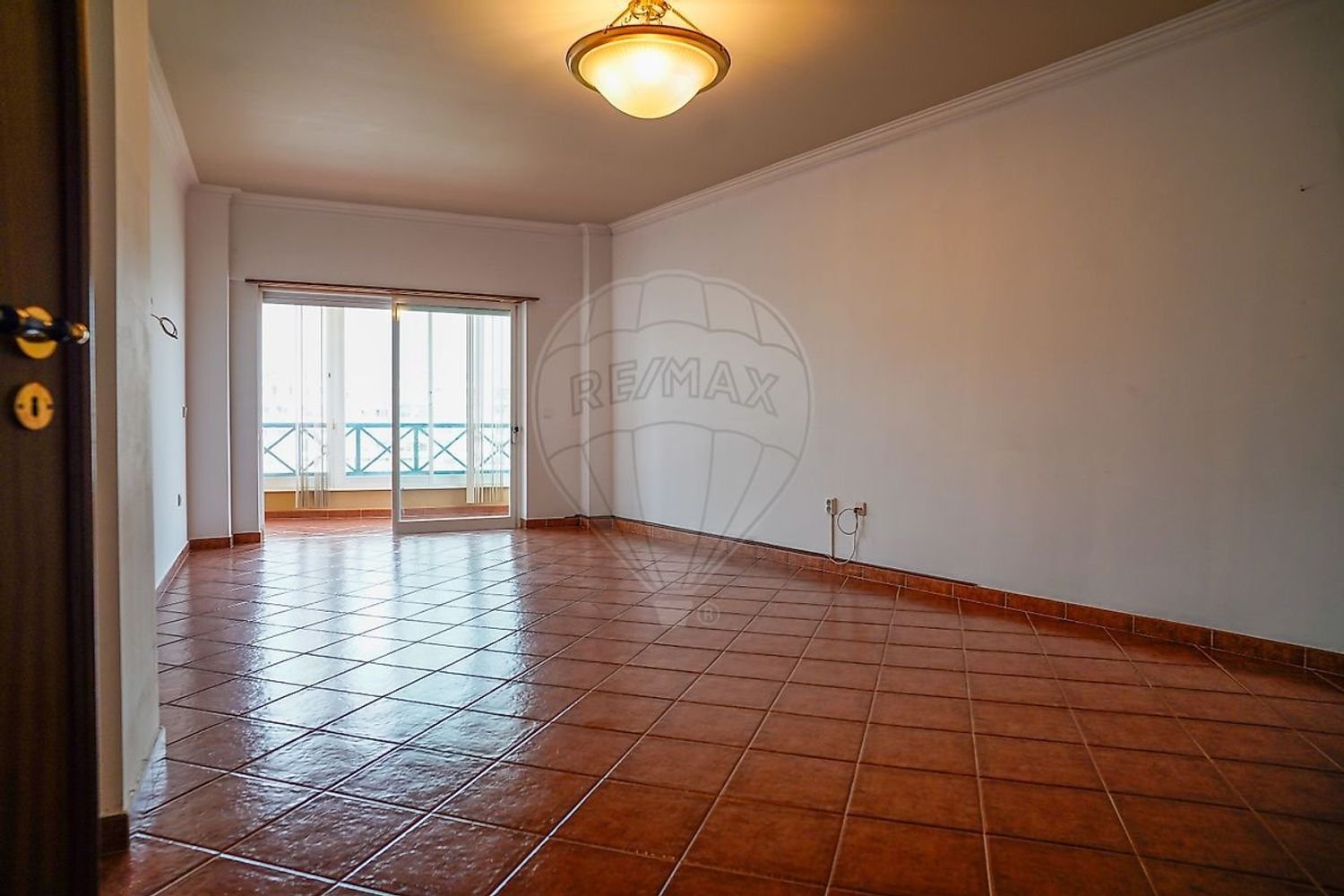 3 bedrooms Apartment in Almada, Portugal No. 277741