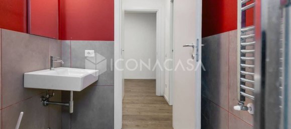 2 bedrooms Apartment in Milan, Italy No. 327556 22