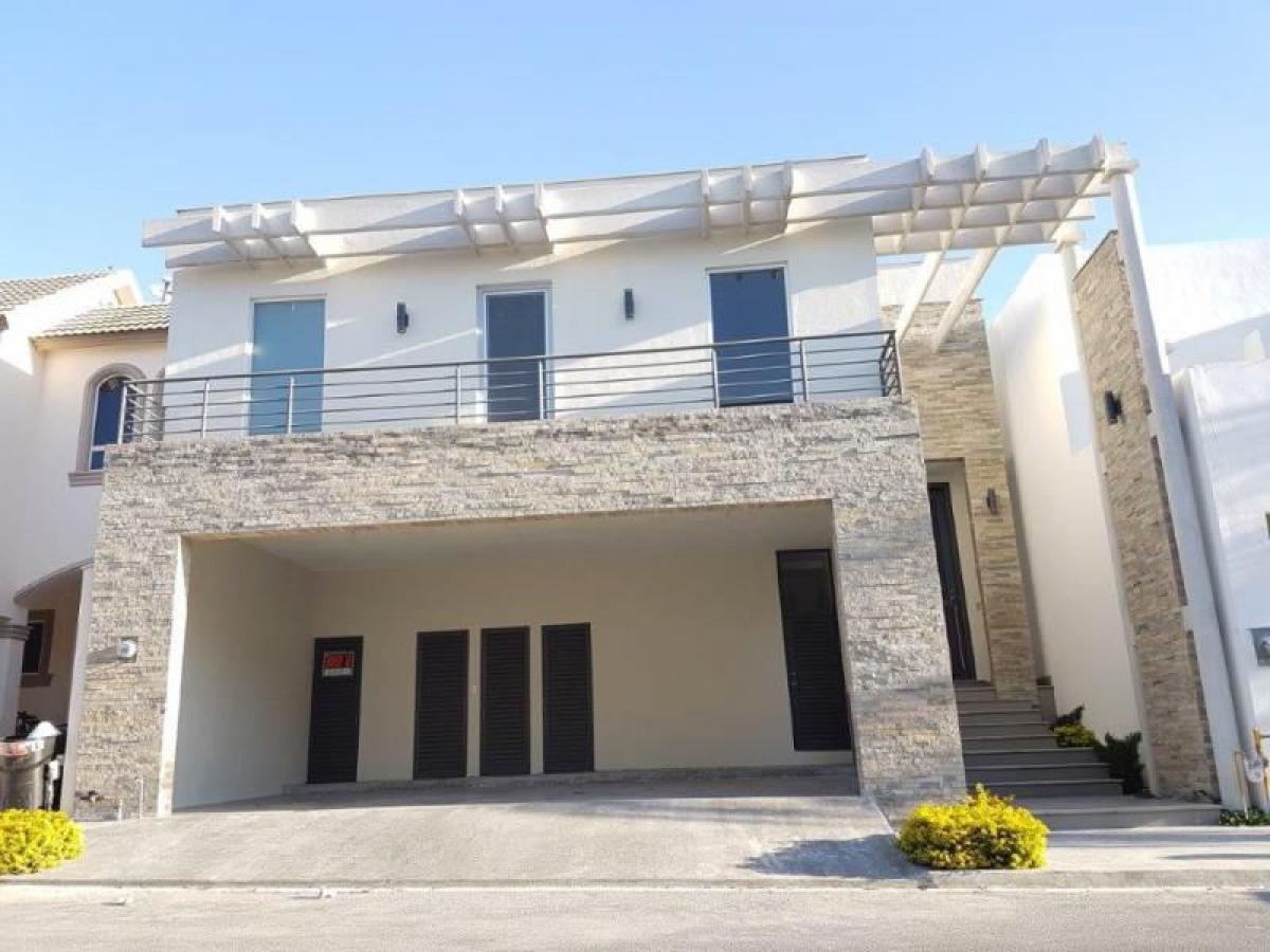 Casa de 3 dormitorios en Salinas Victoria, Mexico No. 164844