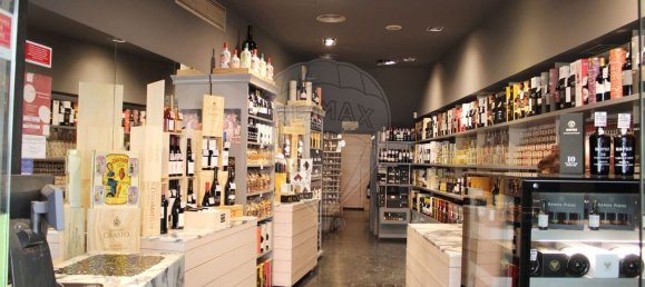 700m² Building in Porto, Portugal No. 135109 4