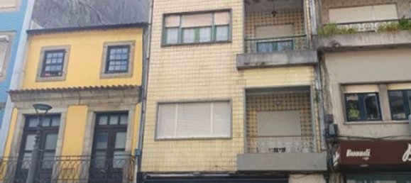 700m² Building in Porto, Portugal No. 135109 3
