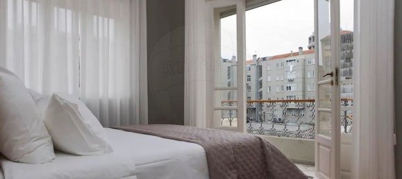 700m² Building in Porto, Portugal No. 135109 12