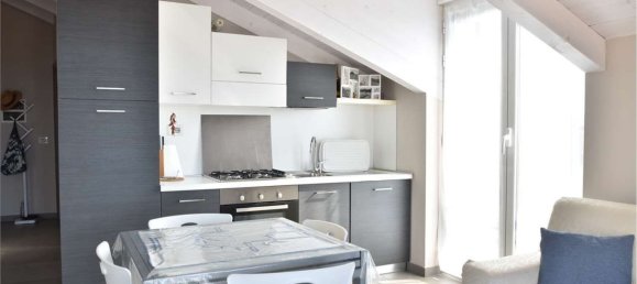 Квартира с 2 комнатами в Лоано, Италия № 291988 4