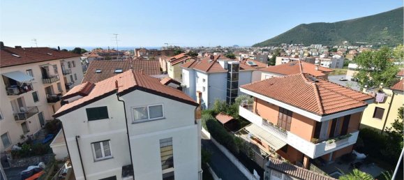 Квартира с 2 комнатами в Лоано, Италия № 291988 20