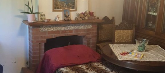 4 rooms House in Arezzo, Italy No. 163744 8