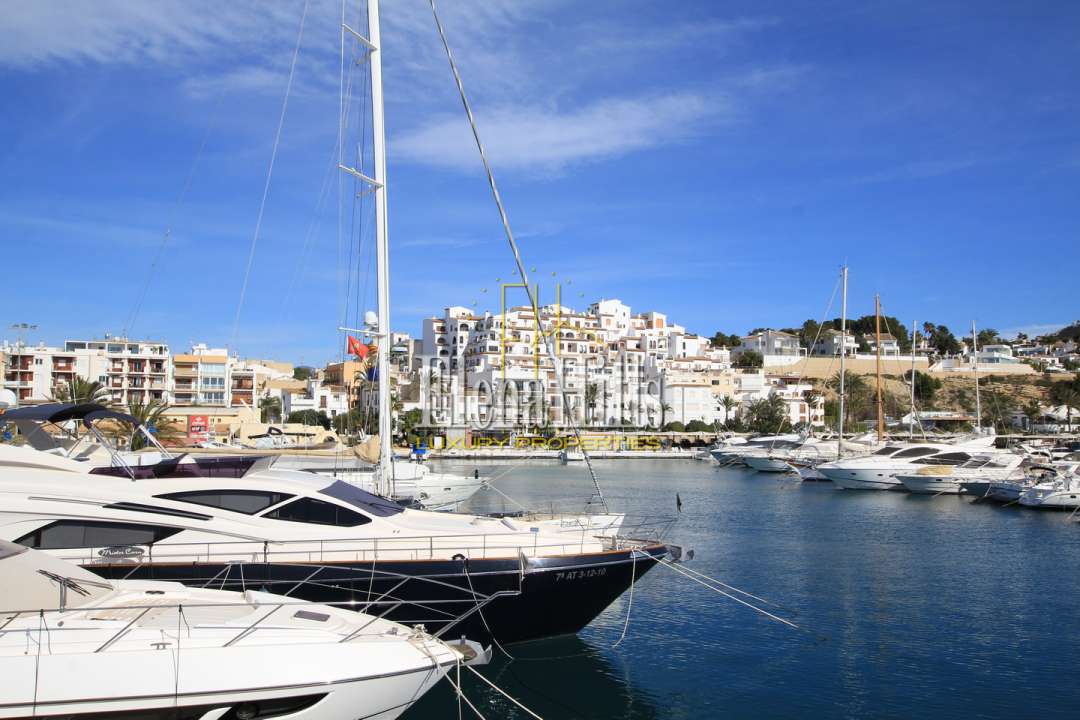 Terreno em Moraira, Spain 815 m² N.º 92182