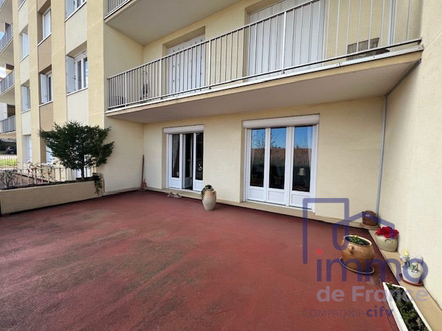 2 غرف نوم شقة في Saint-Etienne, France رقم 199279