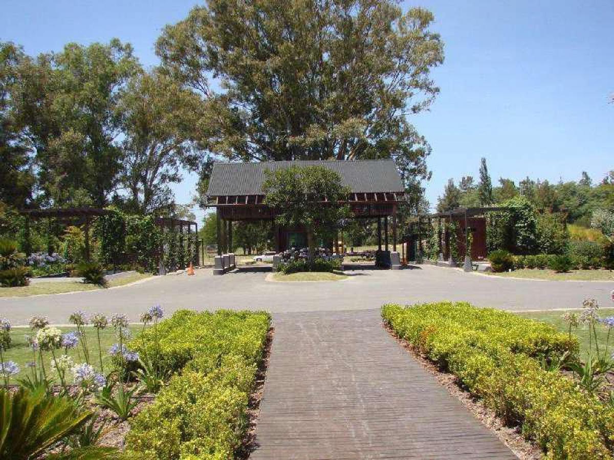  Land in Tigre, Argentina No. 122114