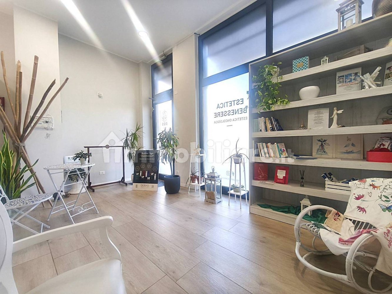 5 rooms Commercial property in Verona, Italy No. 341394