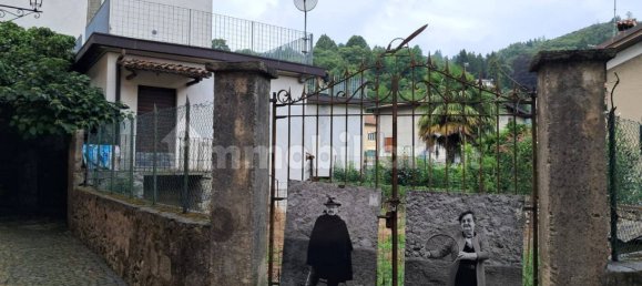 2 rooms Commercial property in Barni, Italy No. 283570 3