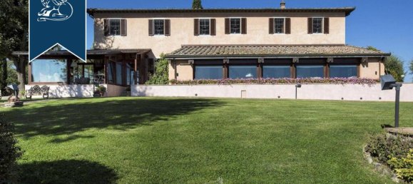 7 bedrooms Villa in Siena, Italy No. 362931 26