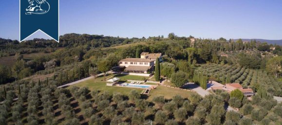 7 bedrooms Villa in Siena, Italy No. 362931 13