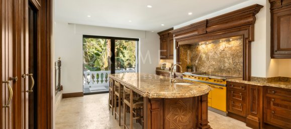 12 Schlafzimmer Villa in Marbella, Spain, Nr. 101564 14