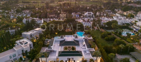 12 Schlafzimmer Villa in Marbella, Spain, Nr. 101564 4