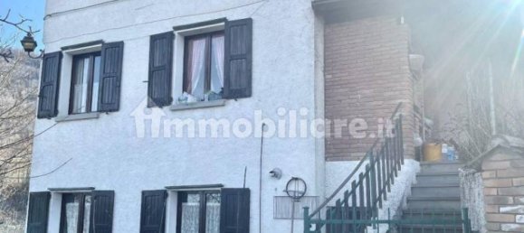 4 bedrooms Villa in Sestola, Italy No. 250813 2