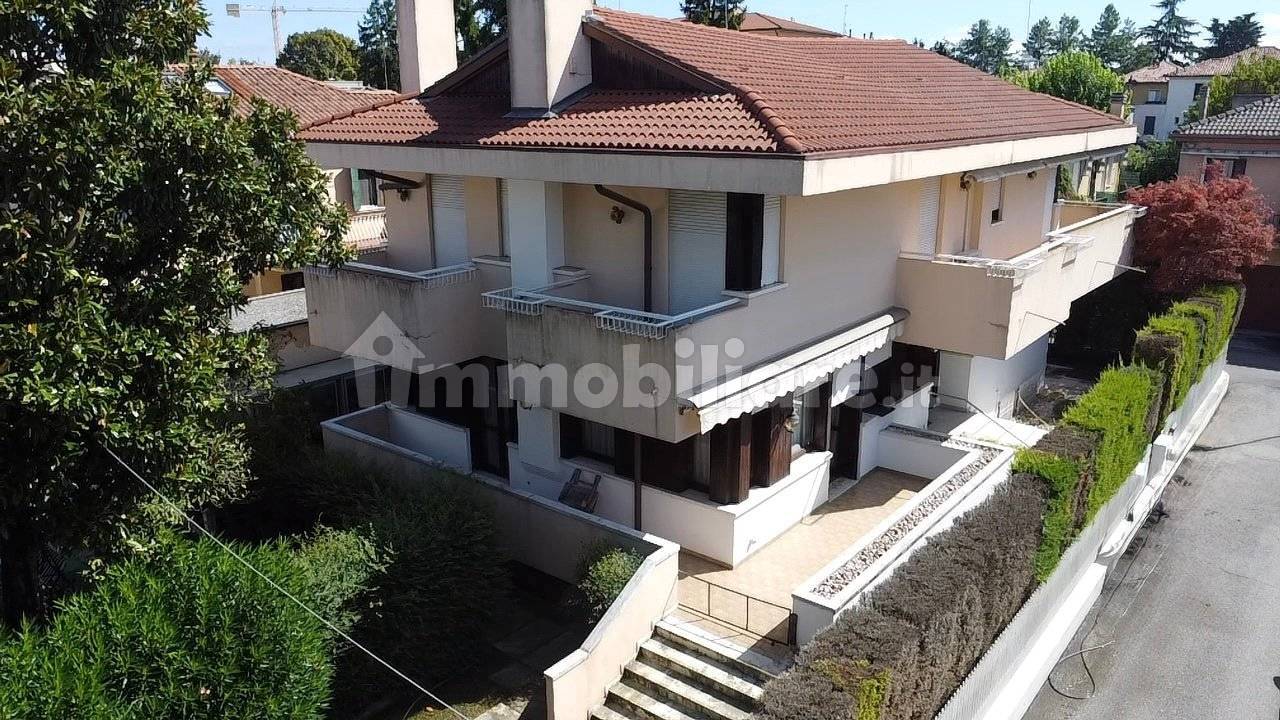 5 bedrooms Villa in Padua, Italy No. 359431