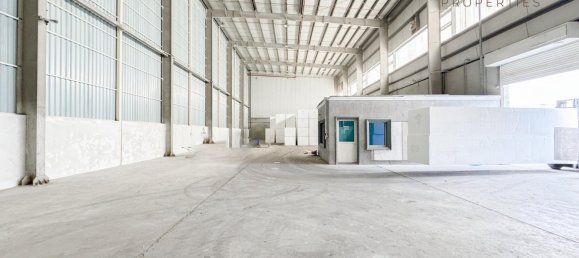 919.7m² Warehouse in Dubai, UAE No. 56902 3