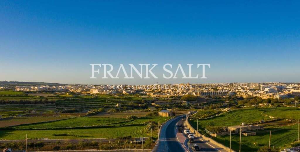 3 bedrooms Penthouse in Siggiewi, Malta No. 329