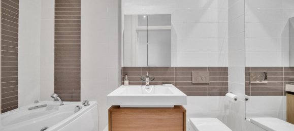 2 bedrooms Apartment in London, United Kingdom No. 13307 12