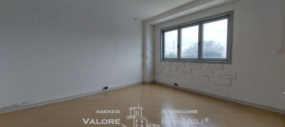 1 room Warehouse in Livorno, Italy No. 90903 13