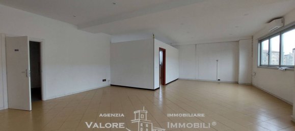 1 room Warehouse in Livorno, Italy No. 90903 4
