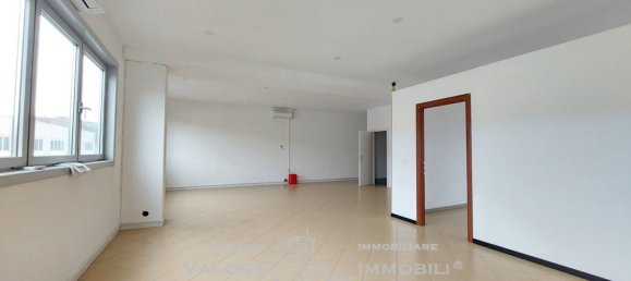 1 room Warehouse in Livorno, Italy No. 90903 7