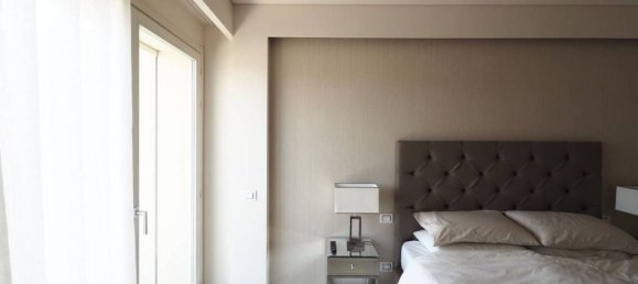 2 bedrooms Penthouse in Florence, Italy No. 63659 9