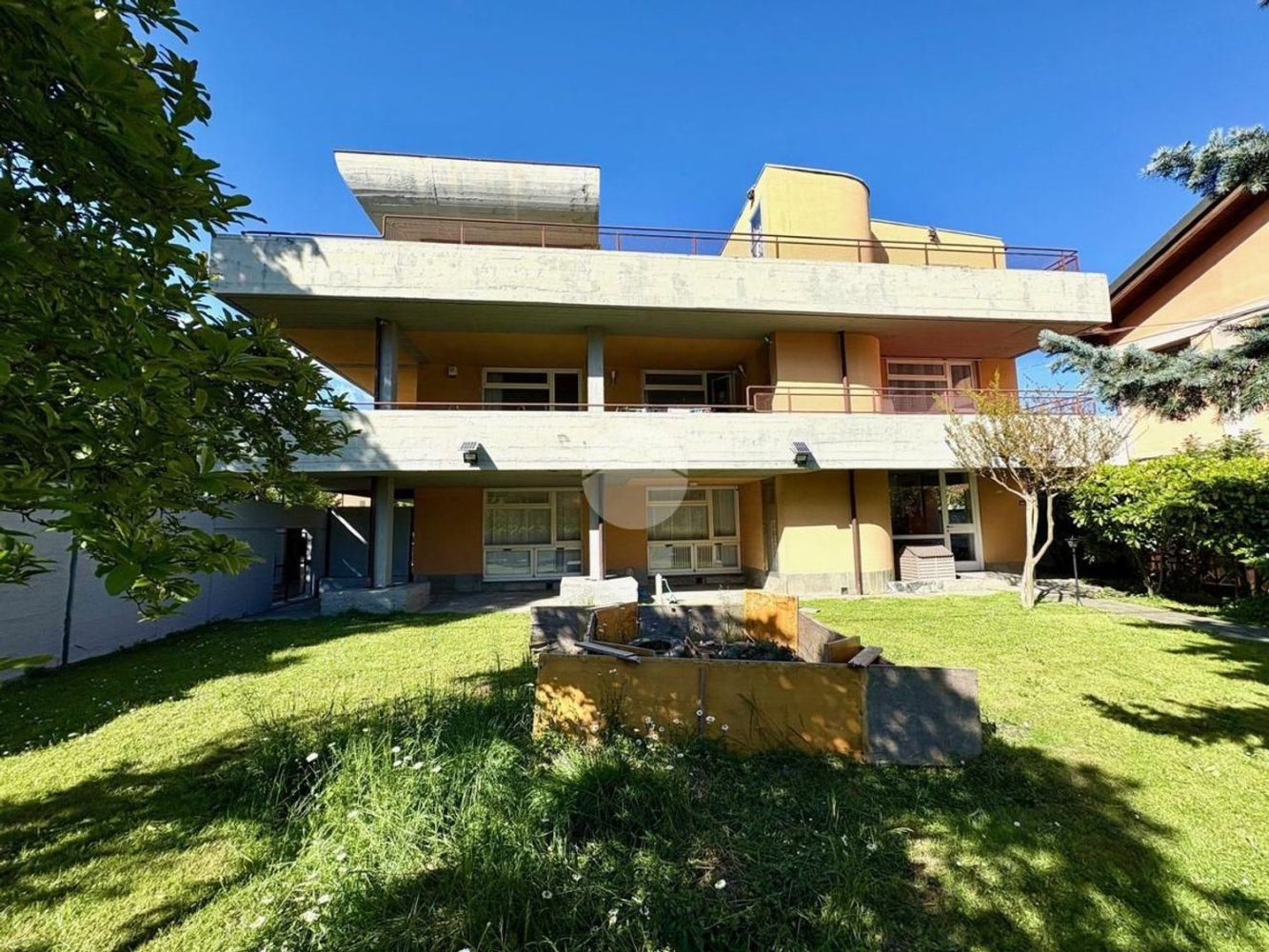 7غرفة فيلا في Sant'Ambrogio di Torino, Italy رقم 53267